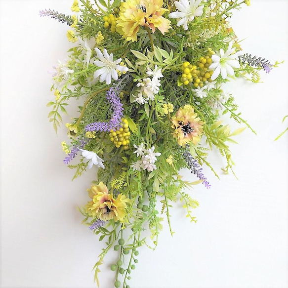 ラベンダーと小花の野草テイストなナチュラルスワッグ(イエロー) ns707 アーティフィシャルフラワー 4枚目の画像