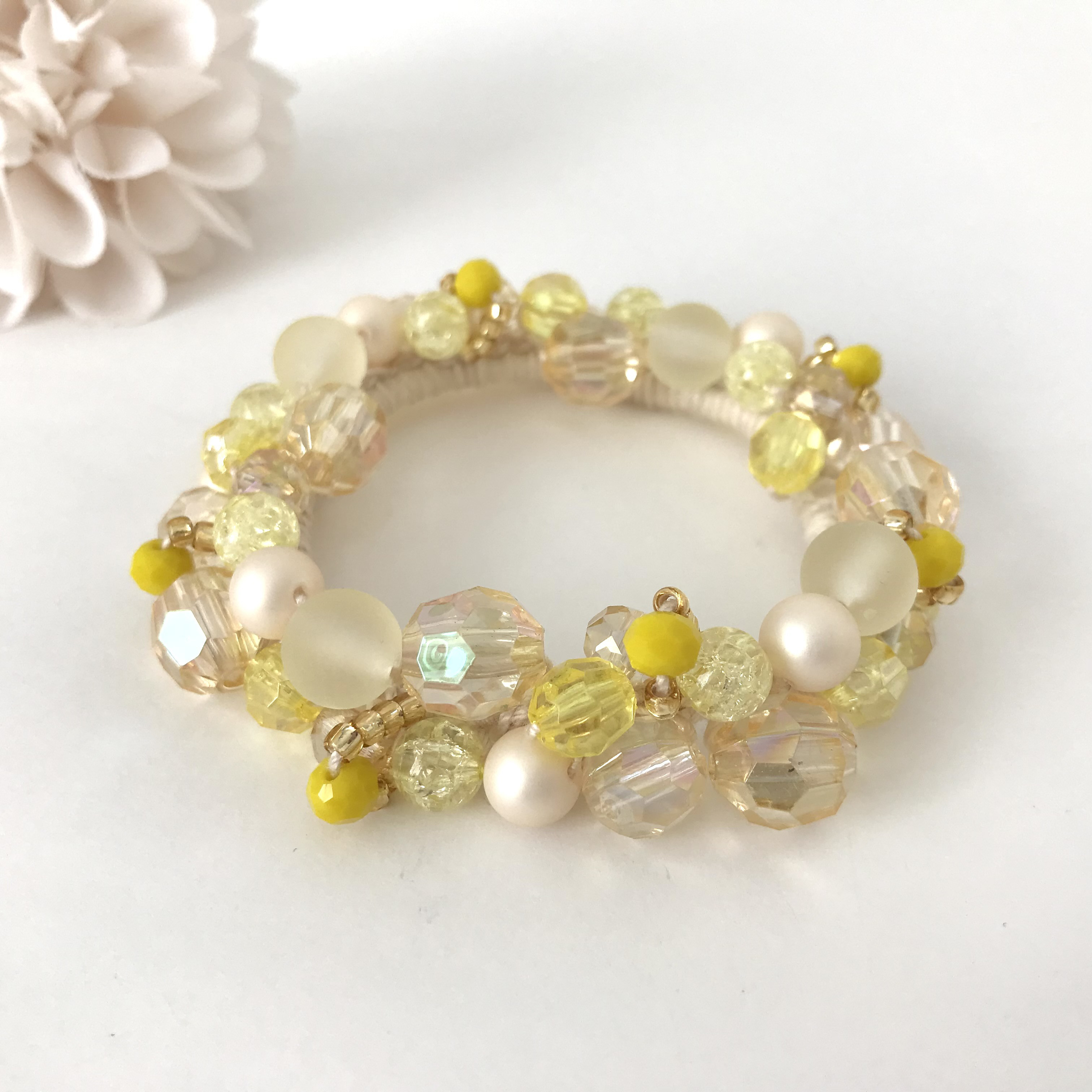 出産祝いなども豊富 ヘアゴム☆ハンドメイド メグえもん様 水色 シュシュ☆ビーズ ハーフ ヘアゴム