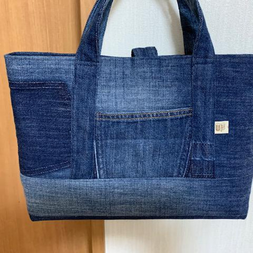 A4サイズの雑誌が横で入るトートバッグ（送料込み） トート