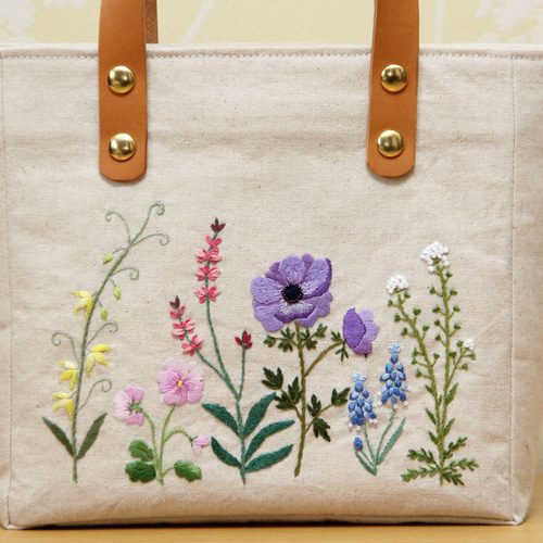 手刺繍 トートバッグ コットンリネン 本革 マチ付きファスナー