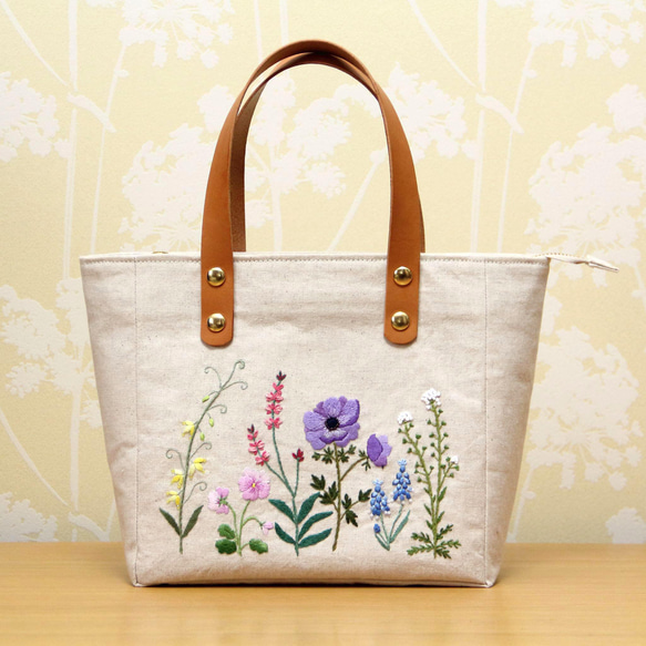 手刺繍 トートバッグ コットンリネン 本革 マチ付きファスナー