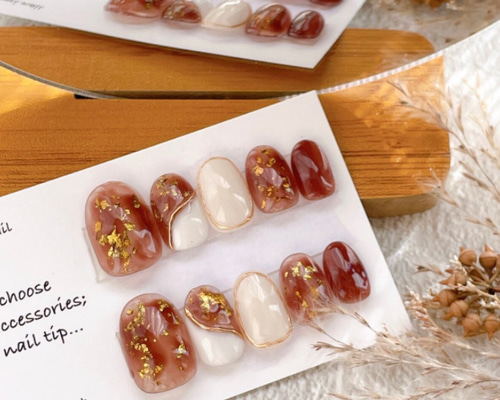 ブラウンニュアンスネイルチップ ネイルチップ（つけ爪） tomii