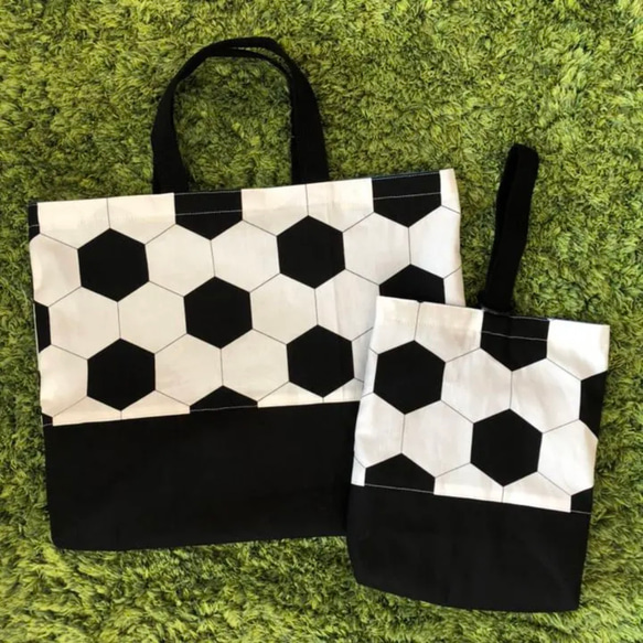 サッカーボール柄ブルー⭐️お弁当袋・コップ入れ サッカーボール柄ブルー⭐️お弁当袋・コップ入れ