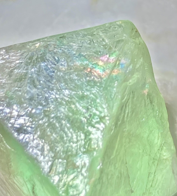 【記憶力を高める石】虹入り　バイカラー　フローライト　八面体　蛍石 2枚目の画像