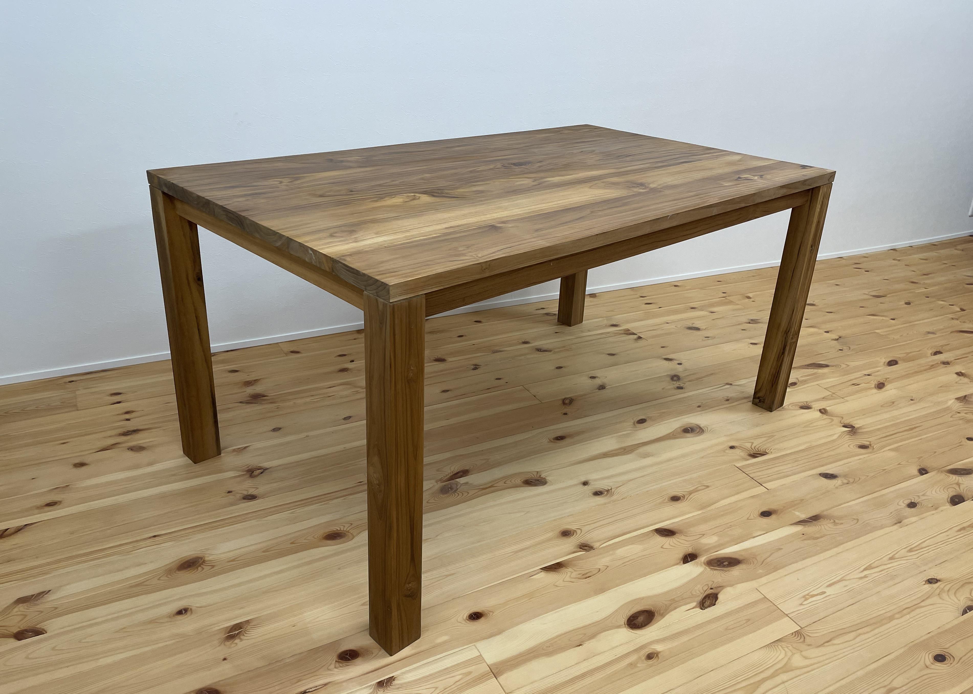 ダイニングテーブル　チーク