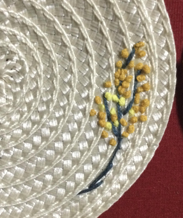 花の手刺繍コースター 3枚目の画像