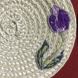 花の手刺繍コースター 2枚目の画像