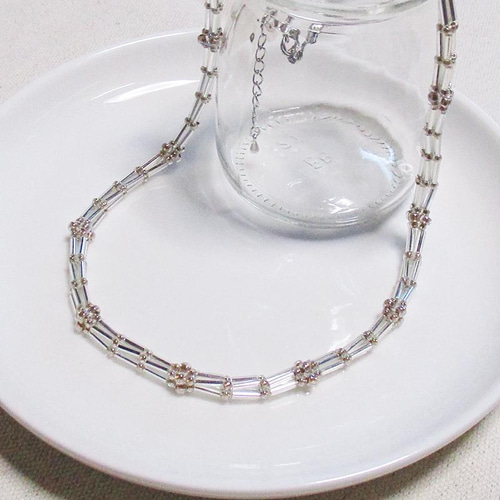 ヘリンボーンステッチチューブのシンプルシルバーネックレス【ビーズ