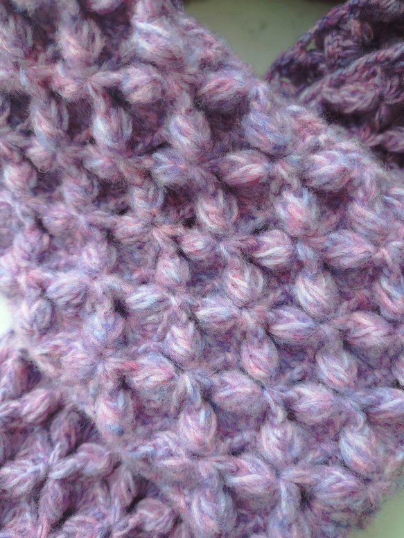 【再販】マフラー 手編み ふわふわ バタフライ 紫MIX 編み 編み物 2枚目の画像