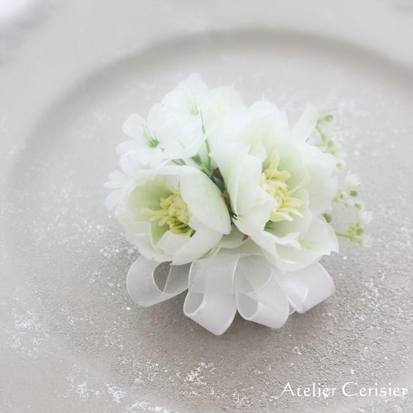 クリスマスローズ コサージュ ホワイト 3枚目の画像