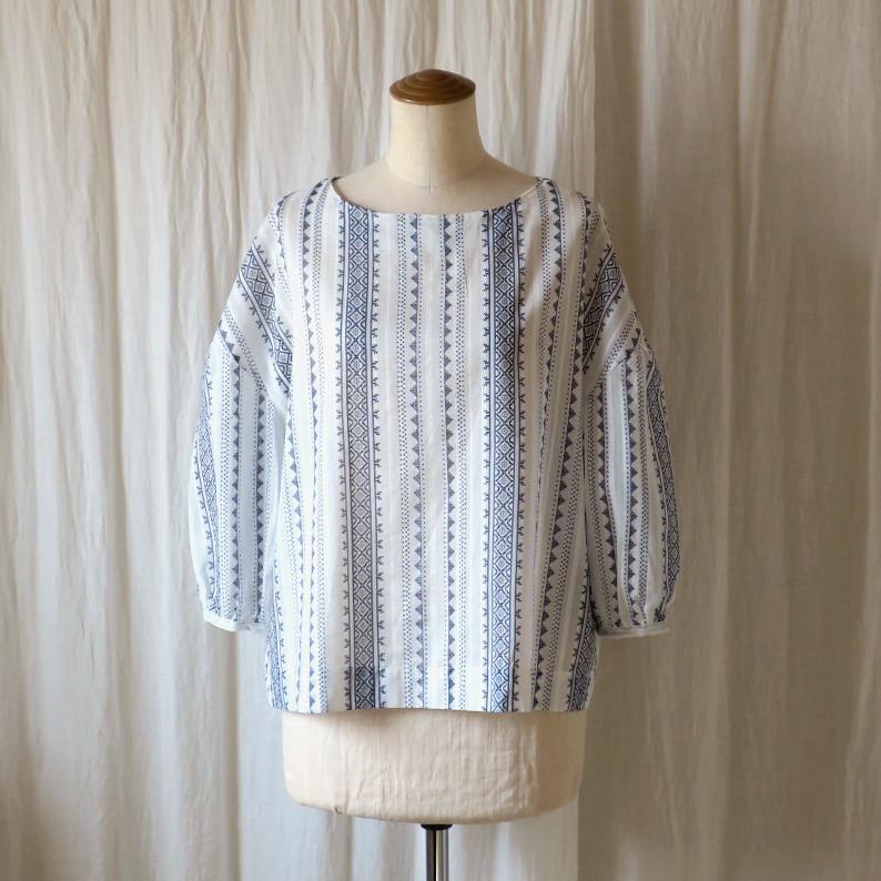 【sale】コットンドビーのパフスリーブブラウス（ネイビー×ホワイト）