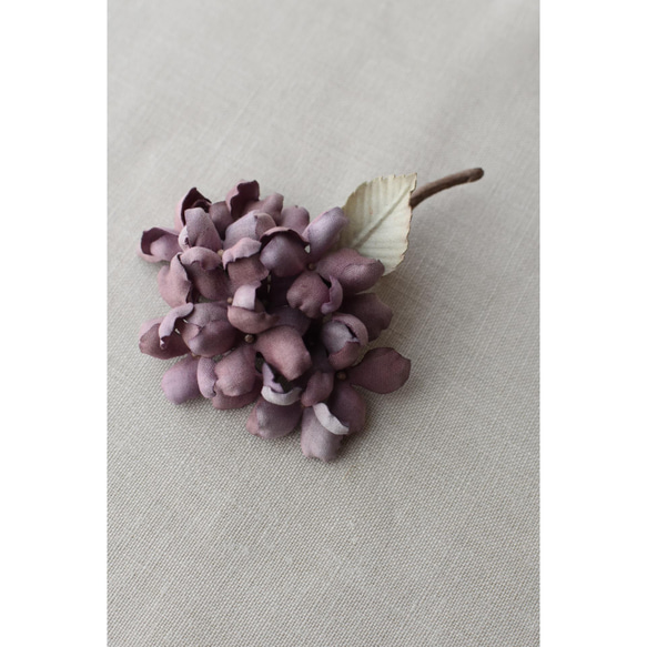 【布花】繡球花胸花（紫色）/獨一無二 第5張的照片