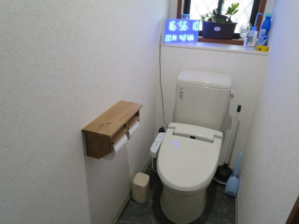 トイレットペーパーホルダー 木製 サーモウッド（ThermoWood）カントリー調 4枚目の画像