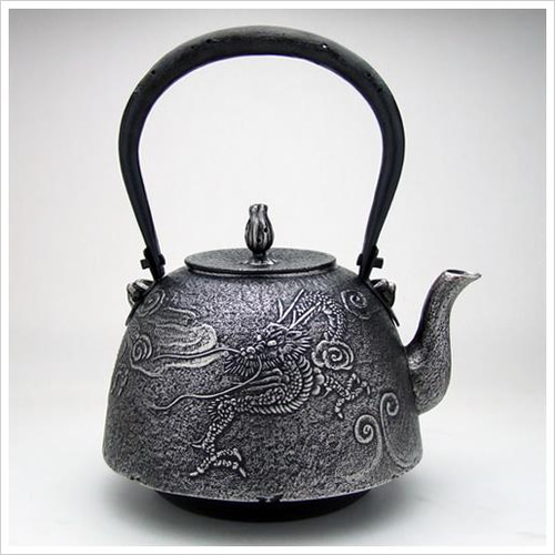 砂鉄鉄瓶 南部型（雲龍/3.5L） 本場盛岡の南部鉄瓶・南部鉄器