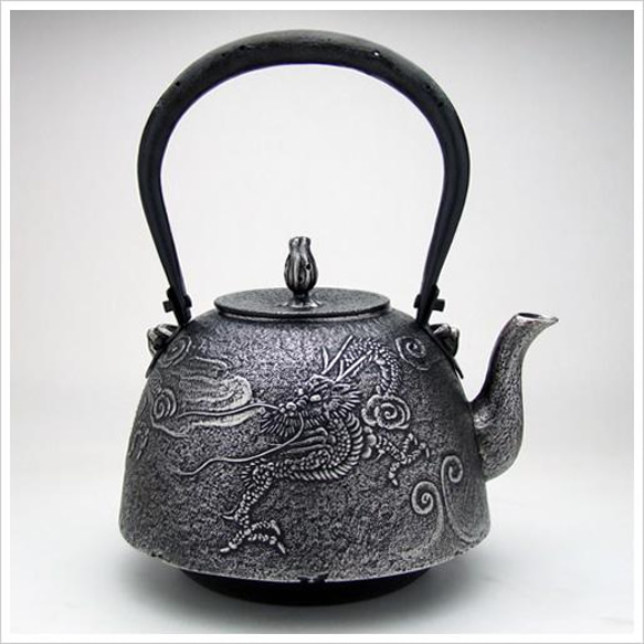 南部鉄器 鉄瓶 竜 龍の模様あり 南部鉄器 鉄瓶 竜 龍の模様あり