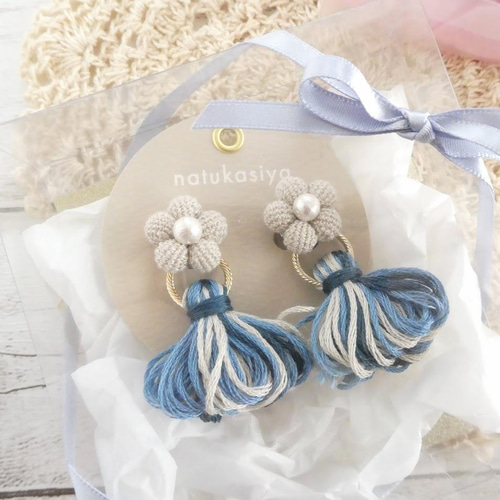 淡色ナチュラル〇レース編みの花ブーケのピアス・イヤリング