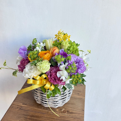 生花】フラワーアレンジメント 花材おまかせ♪春色ミックスバスケット