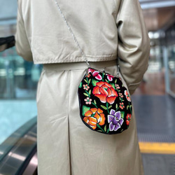 Oaxaca Huipil × Leather Bag #1／メキシコ刺繍 ウィピル がま口バッグ ポシェット 9枚目の画像