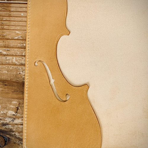 【Sale】手縫いの革のブックカバー（ヴァイオリンタイプ） 受注制作】手縫いの革のブックカバー『f -violino Topolino17