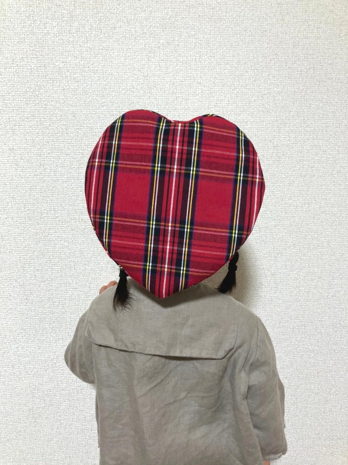 ハート刺繍＊つば赤チェック＊ベージュ帽子＊ブルーレーベルクレストブリッジ