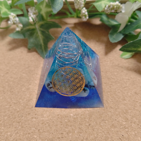 ～深海（青いピラミッド）～オルゴナイト 1枚目の画像