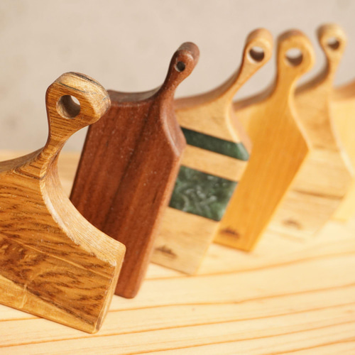 プチレジンカッティングボード 】いろんな天然木 [W520] その他