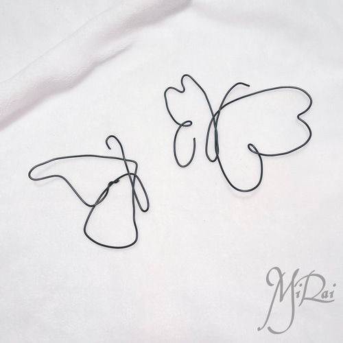 ワイヤーアート 蝶×2 タペストリー・壁掛け MiRai.11/18-21休業 通販