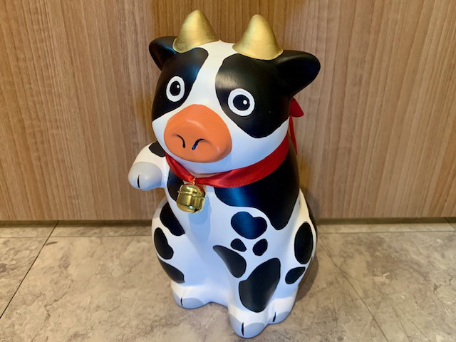 招き牛　☆限定10体☆　招き猫　縁起物　牛白