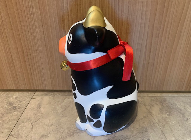 招き牛　☆限定10体☆　招き猫　縁起物　牛白