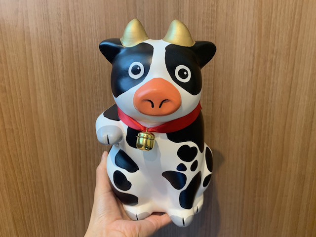 招き牛　☆限定10体☆　招き猫　縁起物　牛白