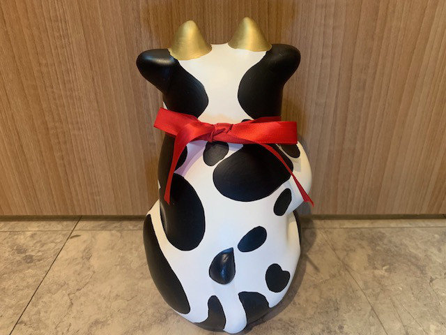 招き牛　☆限定10体☆　招き猫　縁起物　牛白