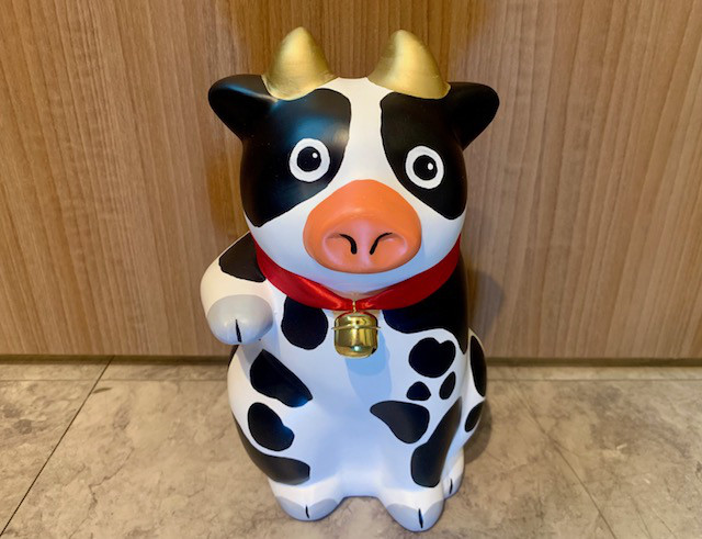 招き牛　☆限定10体☆　招き猫　縁起物　牛白