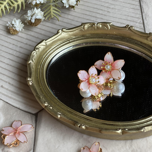 桜のブローチとイヤリング/ピアス ピアス（スタッド・一粒） Ruby