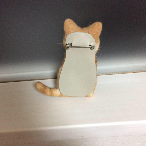 羊毛フェルト猫　ブローチ　ブリティッシュショートヘア 羊毛フェルト ミニねこブローチもふもふ ブリティッシュショート