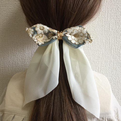 インド刺繍 リボン ポニーフック デカリボン 水色×白 ポニーフック