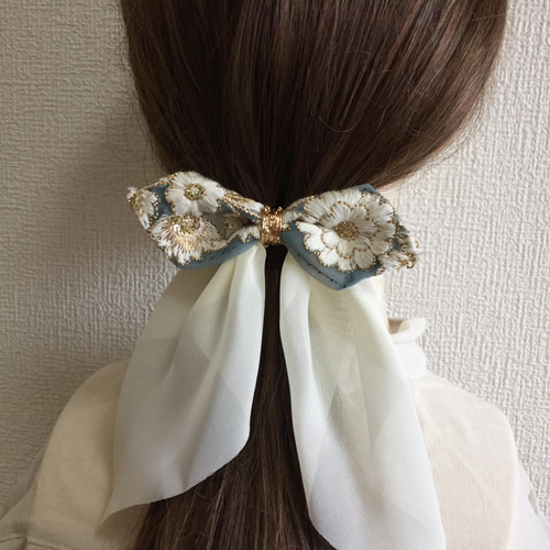 インド刺繍 リボン ポニーフック デカリボン 水色×白 ポニーフック