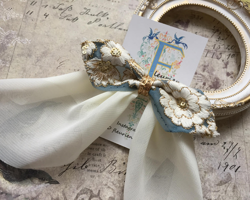 インド刺繍 リボン ポニーフック デカリボン 水色×白 ポニーフック