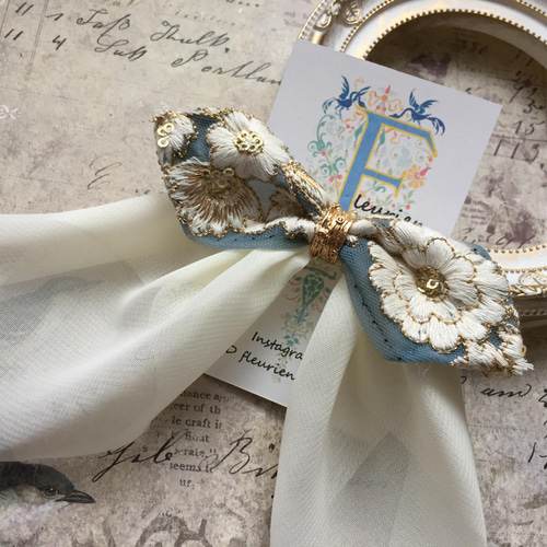 インド刺繍 リボン ポニーフック デカリボン 水色×白 ポニーフック