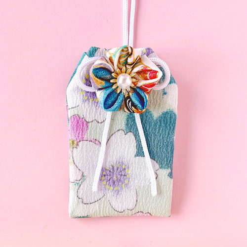 浅葱桜｜桜のお守り袋（手縫い・つまみ細工／元巫女が仕立てる