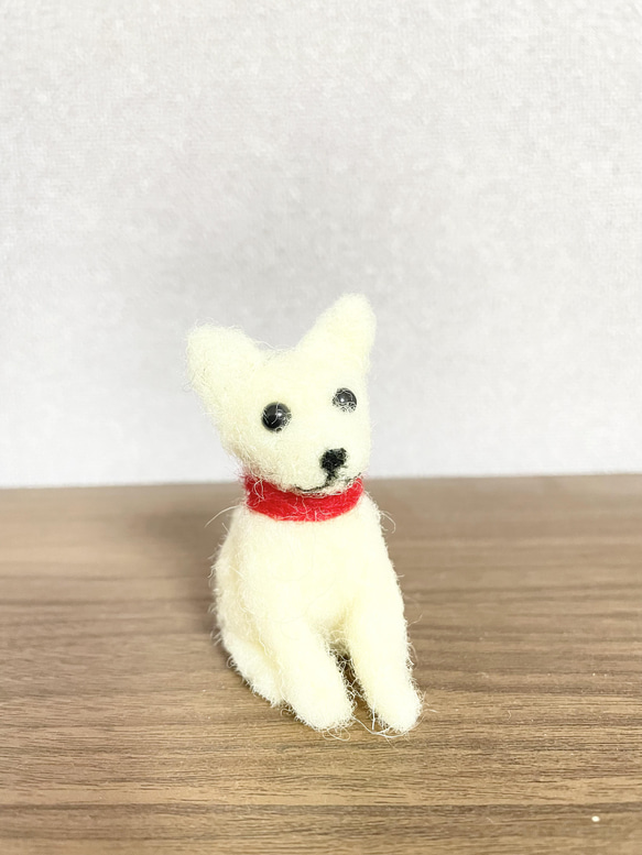 白い犬　羊毛フェルト 5枚目の画像