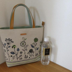 sakura様ご依頼品　花ととり　綿麻生地のファスナー付きトートバッグ 6枚目の画像