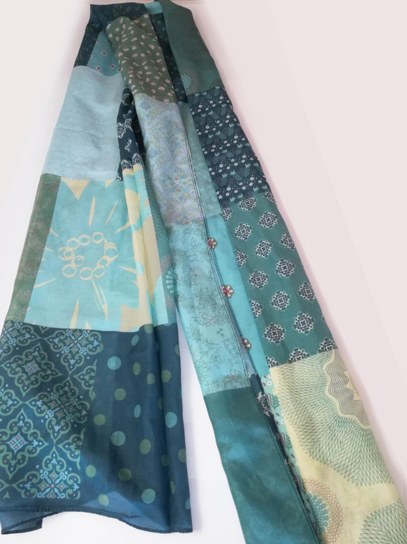 絹子のパッチワーク風そよ風のストール・オリジナルデザイン  (コットンシルクの快適スカーフ) 2枚目の画像
