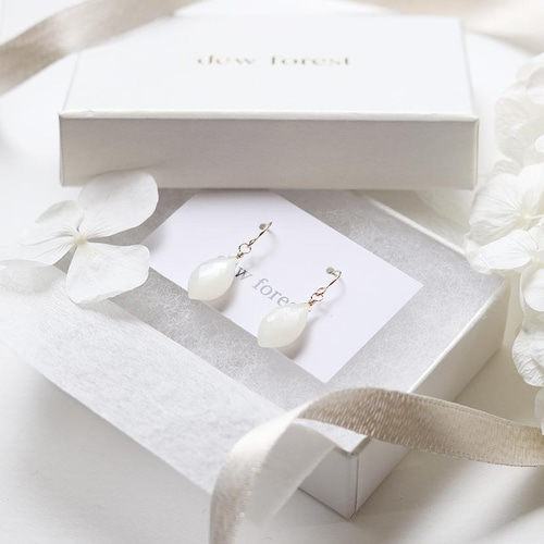 極上ホワイトムーンストーン 14Kgf ピアス/イヤリング --Moonlight