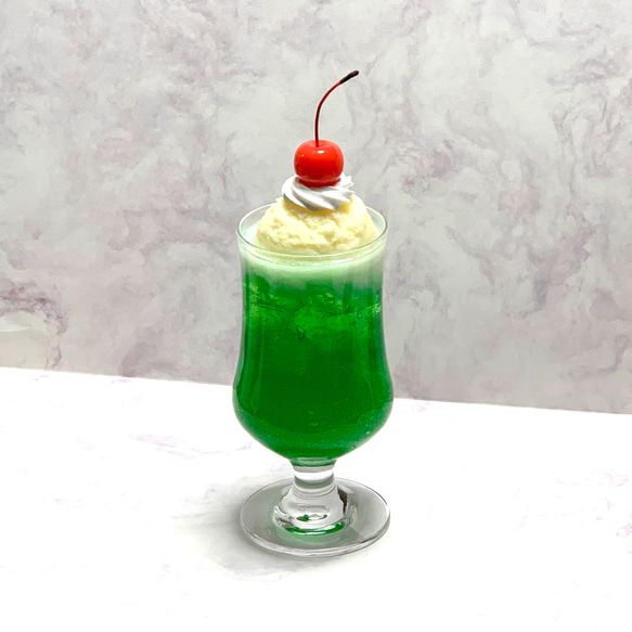 クリームソーダ緑(アイスがちょっと溶けてる) 少し小さめ　680ｇ　食品サンプル　業務用 1枚目の画像