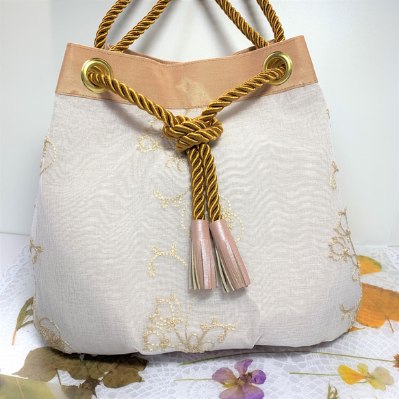 梅と桜の刺繡　巾着バッグ 2枚目の画像