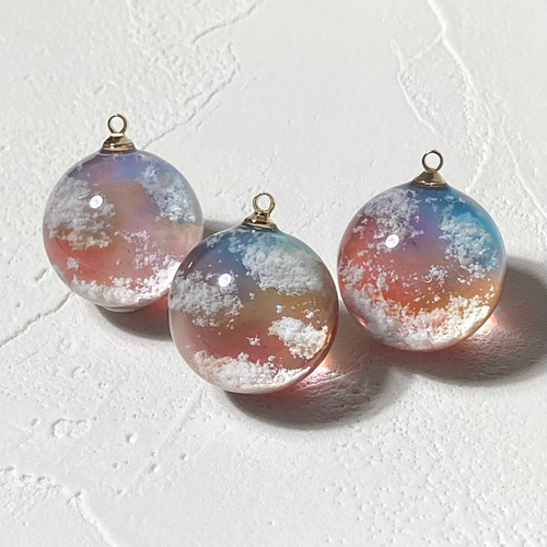 受注生産】一粒夕焼け雲レジンの空玉キーホルダー(2cm)｜赤・オレンジ