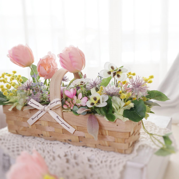チューリップ パンジー ミモザのバスケットアレンジメント ❁ spring flower ❁ アーティフィシャルフラワー 7枚目の画像