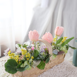 チューリップ パンジー ミモザのバスケットアレンジメント ❁ spring flower ❁ アーティフィシャルフラワー 4枚目の画像