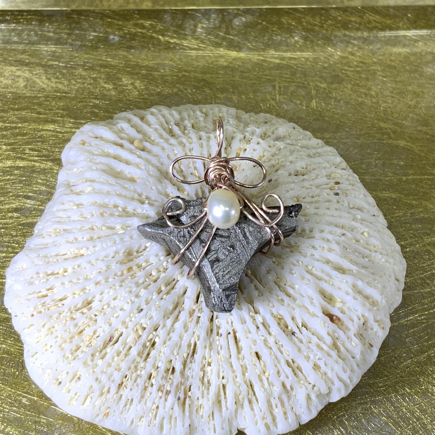 本物隕石★AAAパールペンダント おしゃれ ピンク 春 桜色