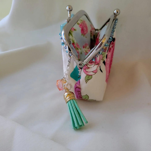 和モダン☆コスメ黒猫ちゃん☆がま口 ポーチ 小銭入れ がま口 miu05  